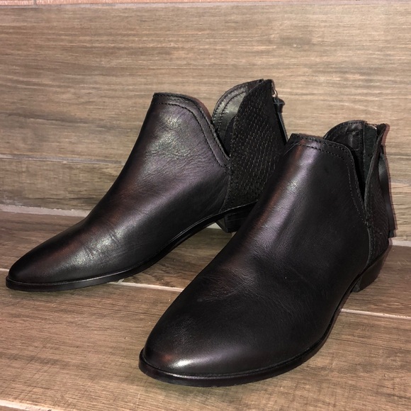 Kenneth Cole Reaction Loop There It Is Bootie - Picture 1 of 5